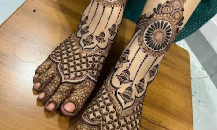 Aashna mehndi artists